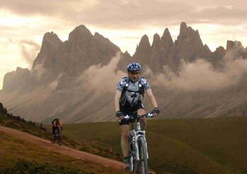 Auf zwei R&auml;dern in den Bergen unterwegs - Bereich Mountainbike