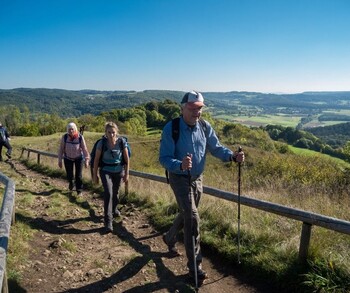 Tourenbericht Wandern - Fotostrecke: Wilde Felsen, waldige Wege
