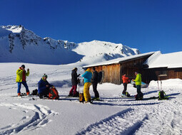 <div class="cmswysiwyg"><p>Rast bei der Schwarzwasserhütte&nbsp;</p>
<div class="cleardiv">&nbsp;</div></div>