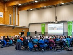 <div class="cmswysiwyg"><p><strong>April</strong>: In der Mitgliederversammlung wird die Umsetzung des 2. Bauabschnitts im B12 beschlossen. Der Sanitärbereich wird vergrößert und es entstehen im 1. OG neue Räume für den Verein.</p>
<div class="cleardiv">&nbsp;</div></div>