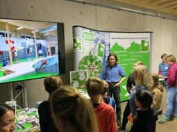 <div class="cmswysiwyg"><p>Groß war das Interesse am Stand der Sektion – mit Glücksrad, Infos zu den Aktivitäten der Sektion und Tipps zu nachhaltigem Verhalten im Bergsport.</p>
<div class="cleardiv">&nbsp;</div></div>