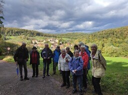 <div class="cmswysiwyg"><p><strong>Mai</strong>: Die Seniorengruppe trifft sich regelmäßig - nicht nur im Mai - zu Wanderungen in der Region.</p>
<div class="cleardiv">&nbsp;</div></div>