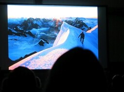 <div class="cmswysiwyg"><p>Der Bergfotograf Bernd Ritschel faszinierte in seinem Vortrag mit eindrucksvollen Bildern, Geschichten und Hintergrundinformationen über die bedrohte Gletscherwelt der Alpen.</p>
<div class="cleardiv">&nbsp;</div></div>