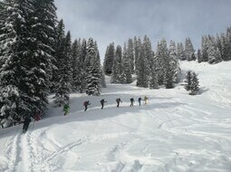 Skitouren Namloser Tal - Aufstieg im Sonnenschein zur Hinteren Steinkarspitz