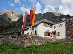 Eine Bilderauswahl vom 100-jährigen Jubiläum der Tübinger Hütte am 30./31. August 2008

Fotograf: Hans Reibold