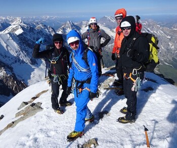 Tourenbericht Bergsteigen - BERNER EISRIESEN  Dreigestirn - zwei Ziele - ein Gipfel